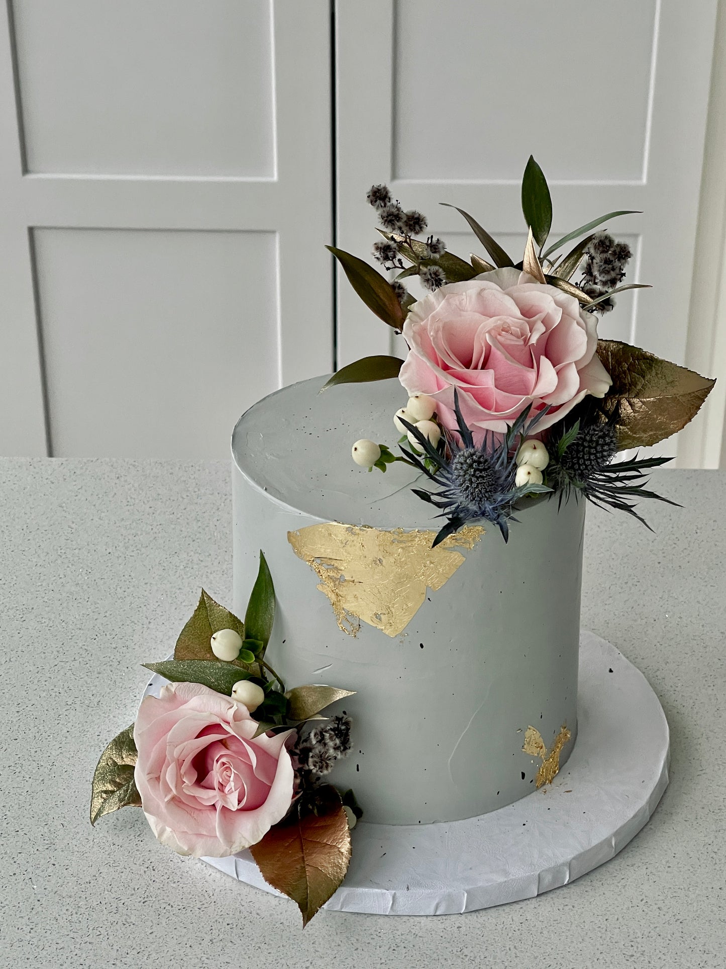 Fancy rose cake