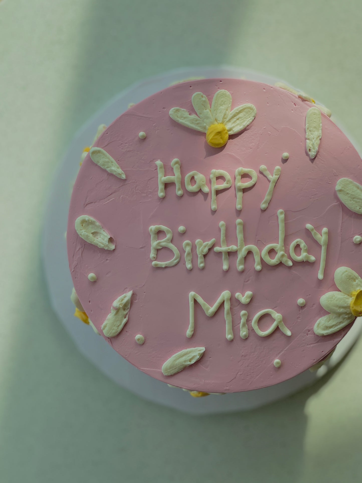 chamomile design cake